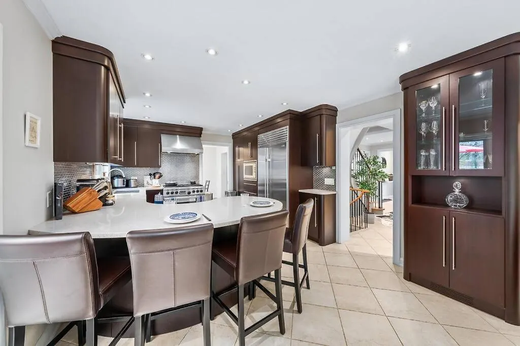 Holiday home Bright And Spacious Room Close To Subway Toronto