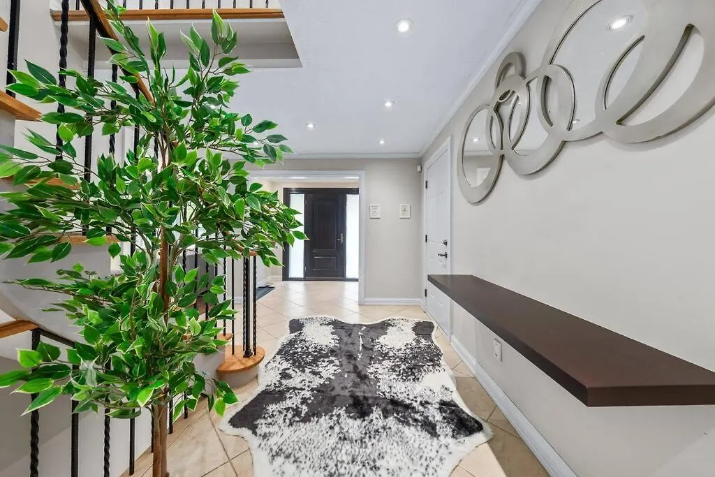 Holiday home Bright And Spacious Room Close To Subway Toronto Canada