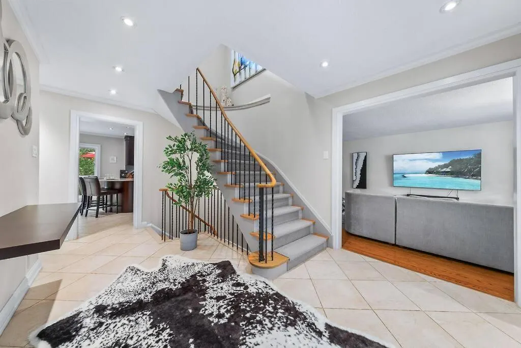 Bright And Spacious Room Close To Subway Toronto 0*,  Canada
